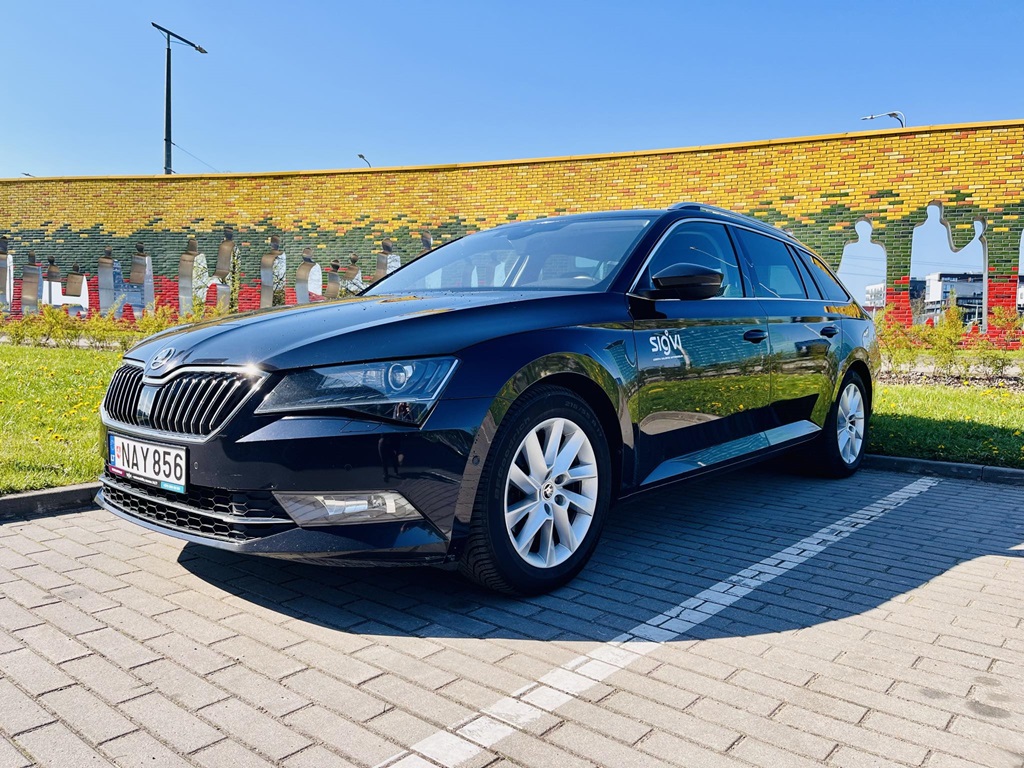 Škoda Superb car rental