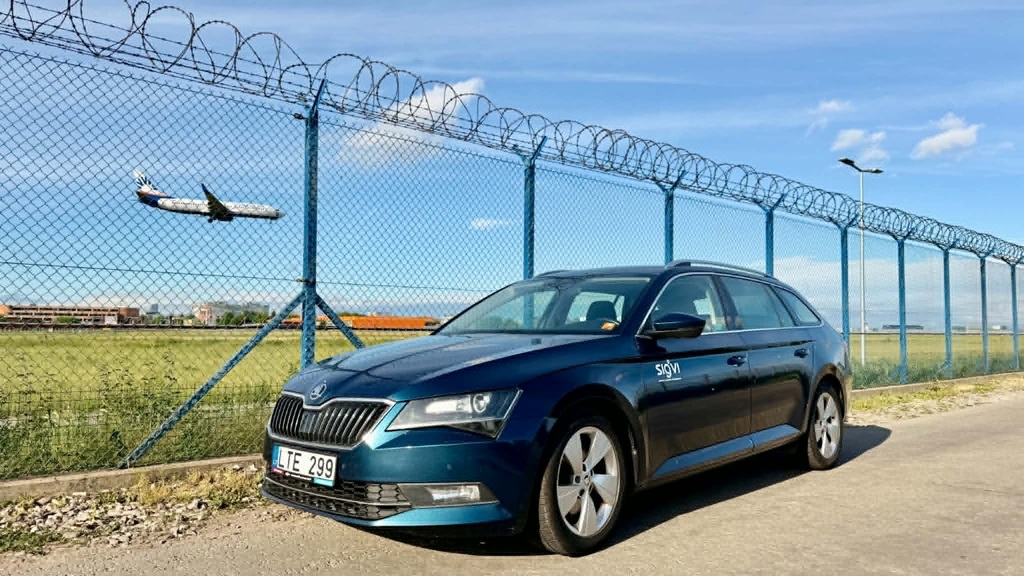 Škoda Superb car rental